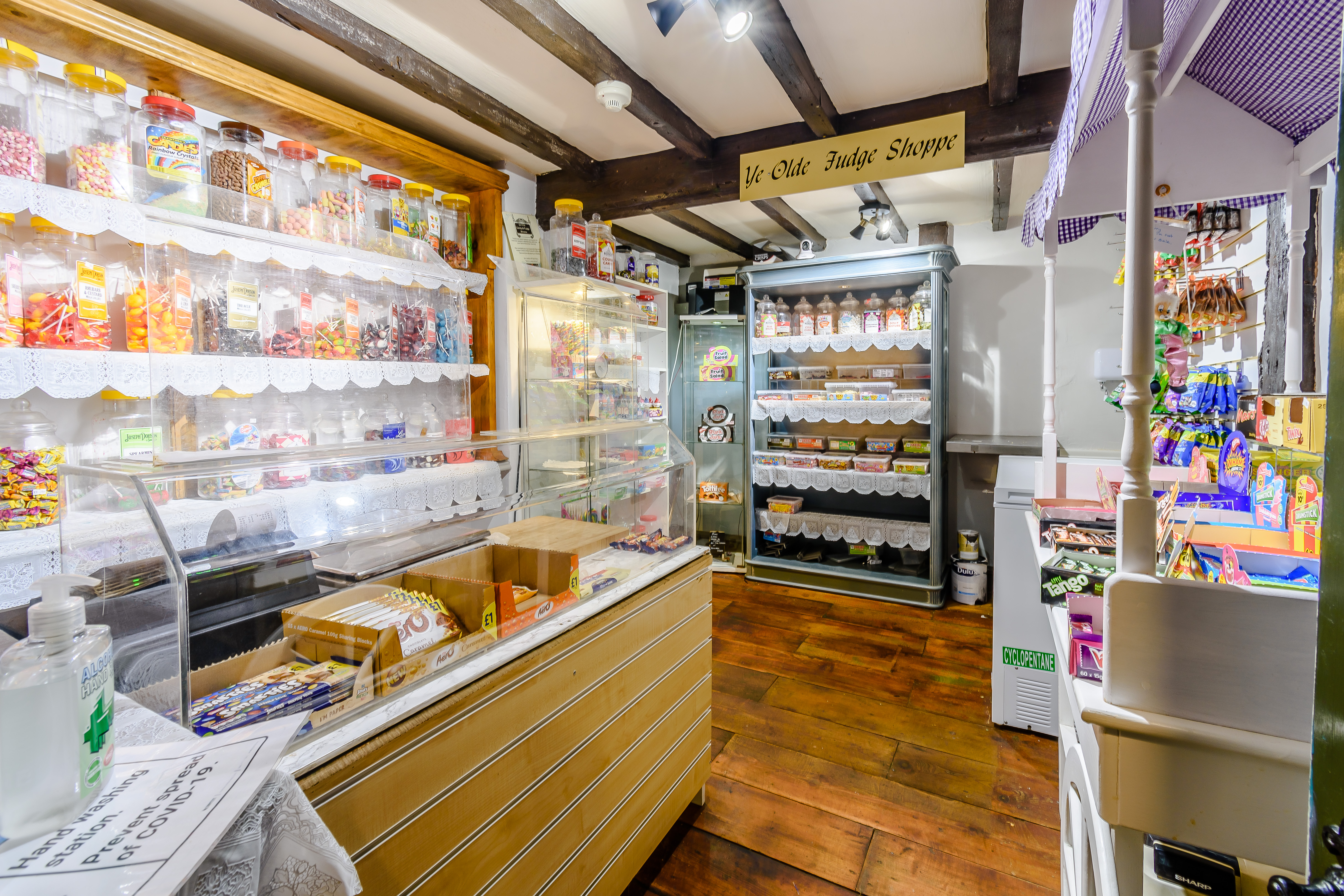 Spital Farm Craft Centre, spital, farm, campsite, camping site, caravan park, static caravans, tents, eelctric hookup, north, yorkshire, scarborough, staxton, Victorian Britian, caravan and camping, campsite, craft skills, gifts, Scarborough attraction, Dickens inspired street, on site bakery, special seasonal events, craft shops, weather proof attraction, studios spaces, skilled crafts workers, craft center, cafe, old fashioned ice cream parlour, fetes, galas, designer makers, themed shopping centre, motorhomes